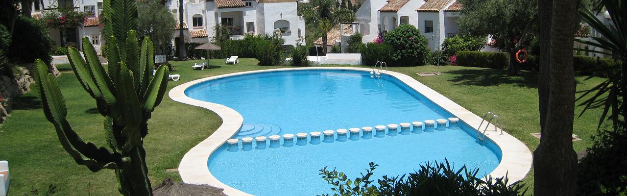Vores flotte og dejlige townhouse med haveanlg og pool p New Golden Mile nr Marbella