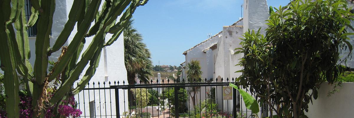 Unsere malerischen und herrlichen Townhouse mit Garten und Pool auf der New Golden Mile in der Nhe von Marbella