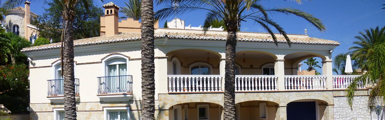 Our big and very nice villa decorated to a high standard, with pool and near the beach