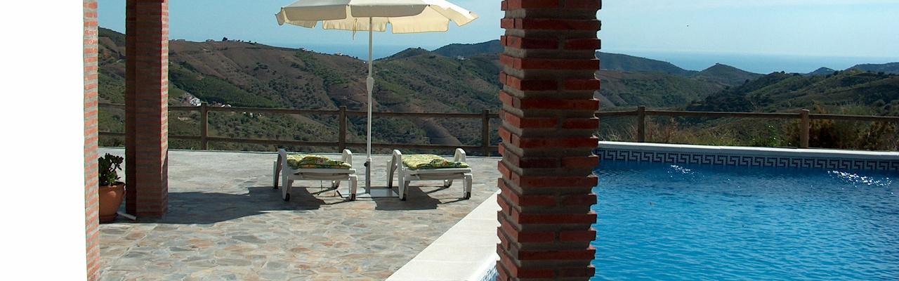 Our idyllic and beautiful country house in the mountains with amazing views over the Axarqua