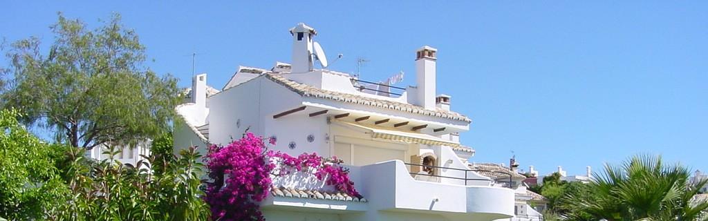 Onze fantastische architectonische villa in het mooie en populaire Calahonda